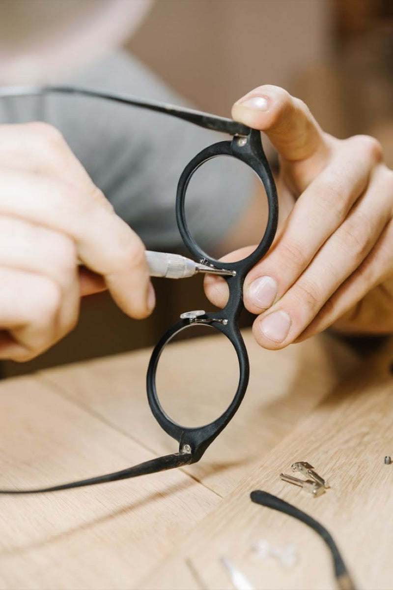 Frame repair and adjustment service at Eyesense
