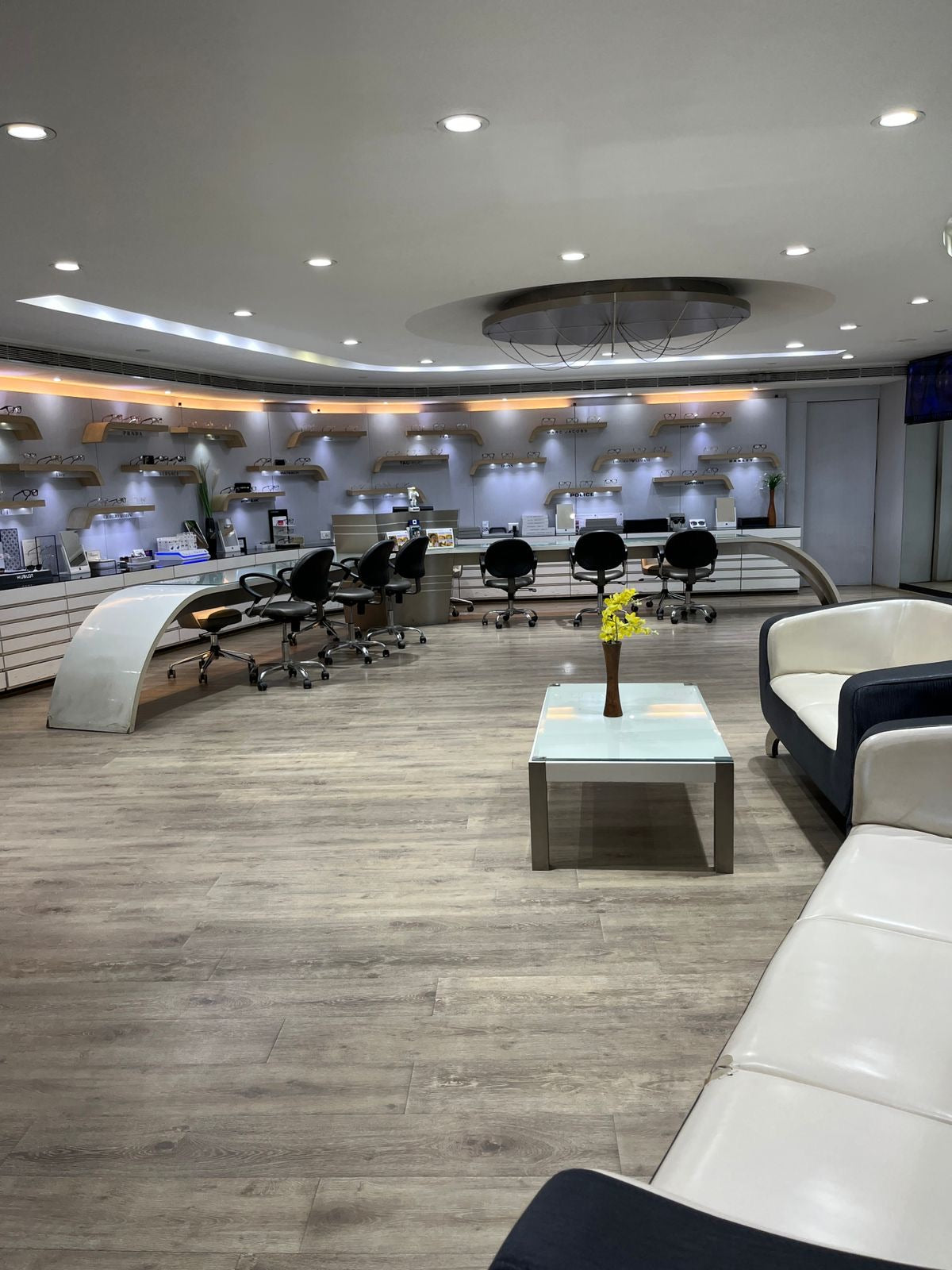 Eyesense Koramangala store lounge and consultation area