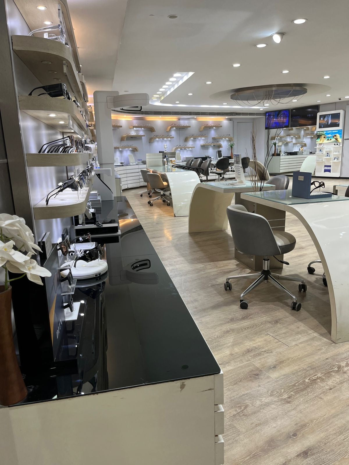 Zeiss Vision Center consultation desk at Eyesense Koramangala
